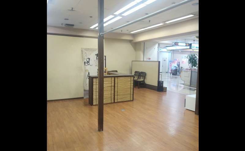 大阪府、阪急茨木市駅 1分 貸しスペース、ギャラリー、教室、スタジオ、マッサージ、エステ、物販、ペット関連  様々な用途にご利用いただけます　茨木市 高槻市 吹田市 箕面市 豊中市 池田市