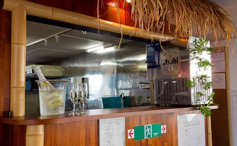 船内後方にあるバーカウンターです。