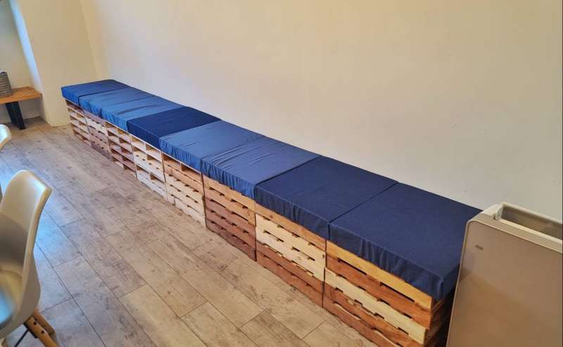 重ねているだけですので、高さの変更、移動ができます