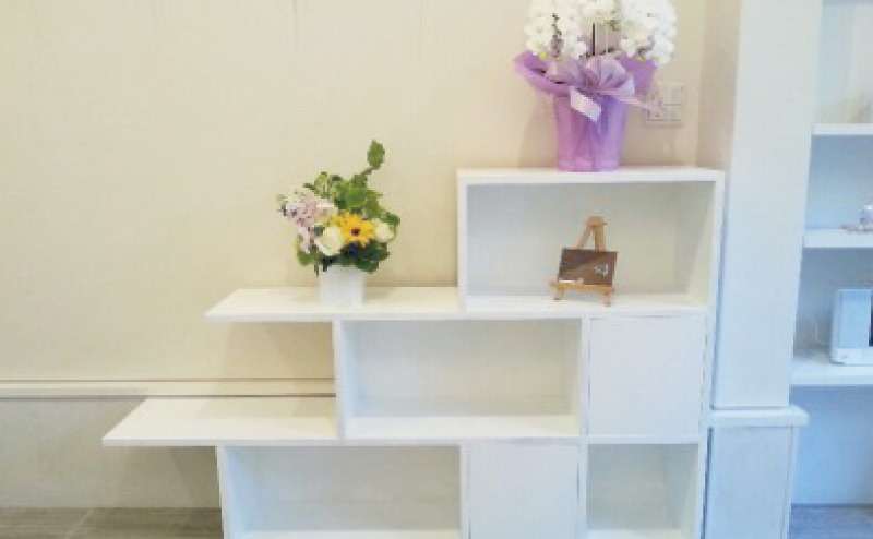 階段棚。１つあります