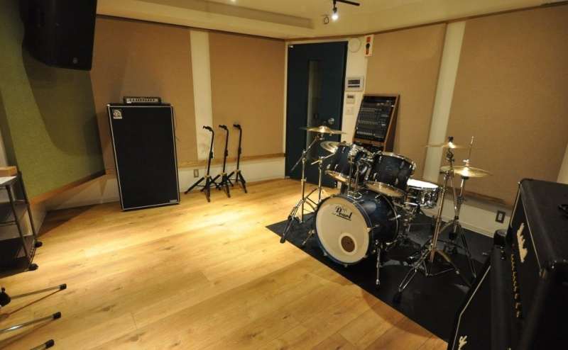 新松戸駅徒歩3分！音響スピーカーで配信ライブ視聴【防音・個音スペース】 00分or30分スタート/1時間単位