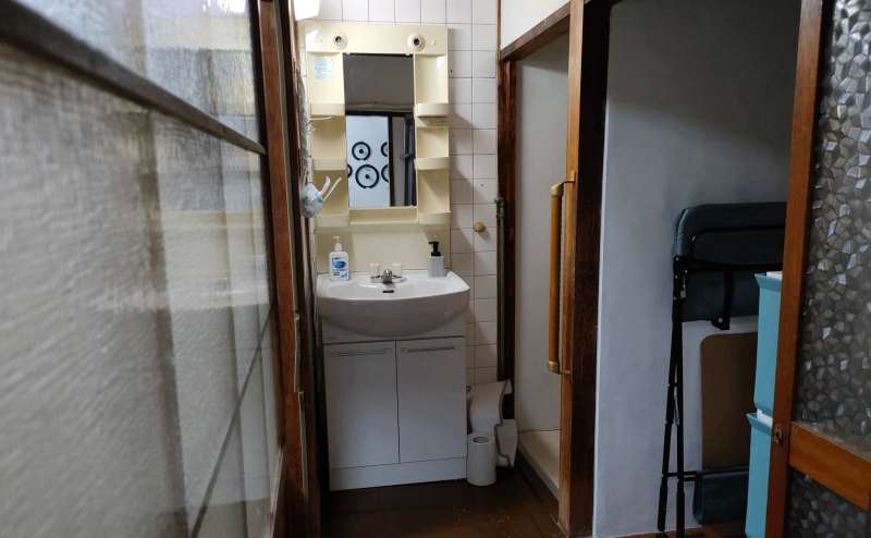 洗面台となっております。清潔さを保っておりますので安心してご利用いただけます。