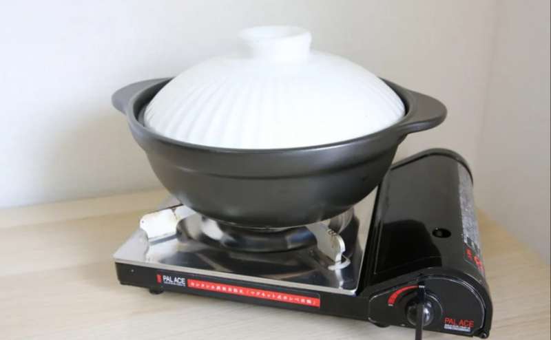 お鍋セットもございます。※カセットコンロを利用される場合、ガスボンベはございませんのでご用意ください。