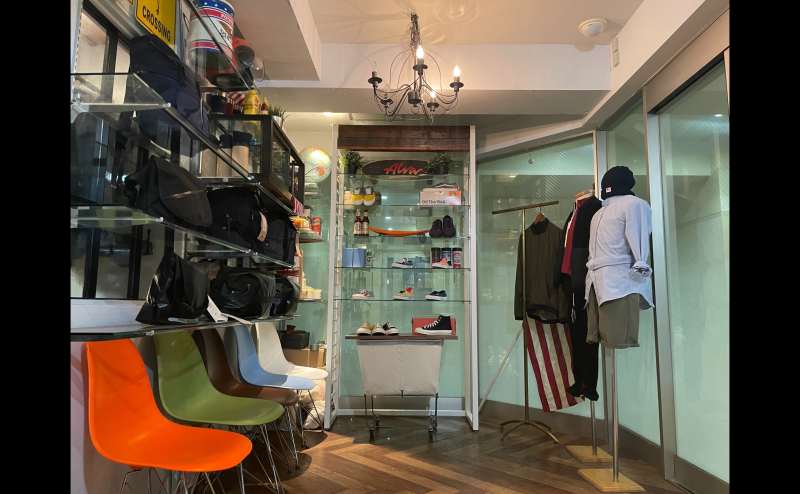 写真に写っている什器全て貸し出し可(写っている商品在庫はイメージです。）