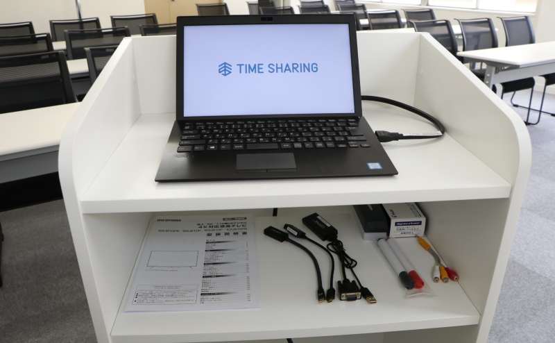 【HDMI・各種変換機は司会台にございます】 - TIME SHARING 銀座一丁目の写真