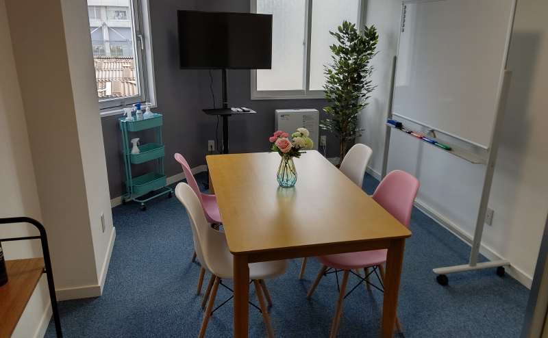 PSP会議室 札幌③（9階913）【札幌駅北口10秒】小会議室／多目的ルーム★46型液晶TV・Wi-Fi有★