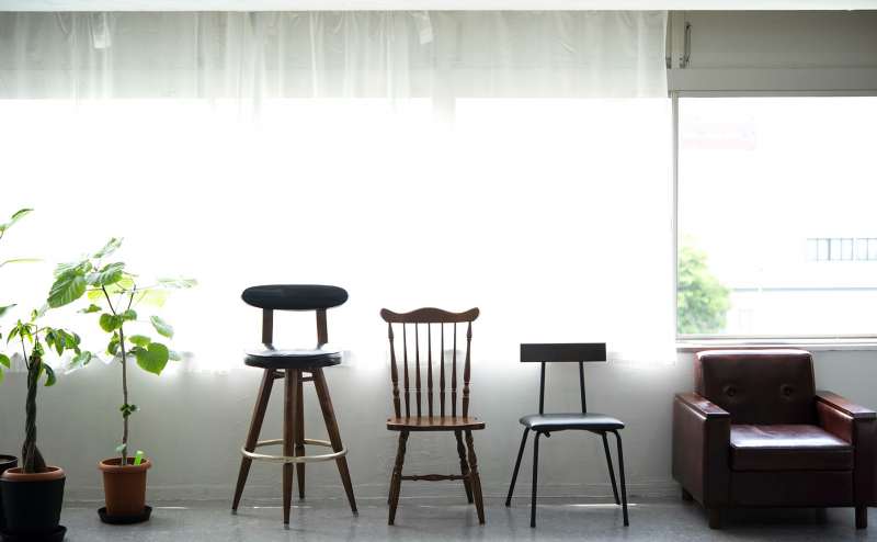 様々な家具、観葉植物、アイテムもご用意