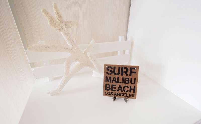 入り口ディスプレイでお出迎えしております。