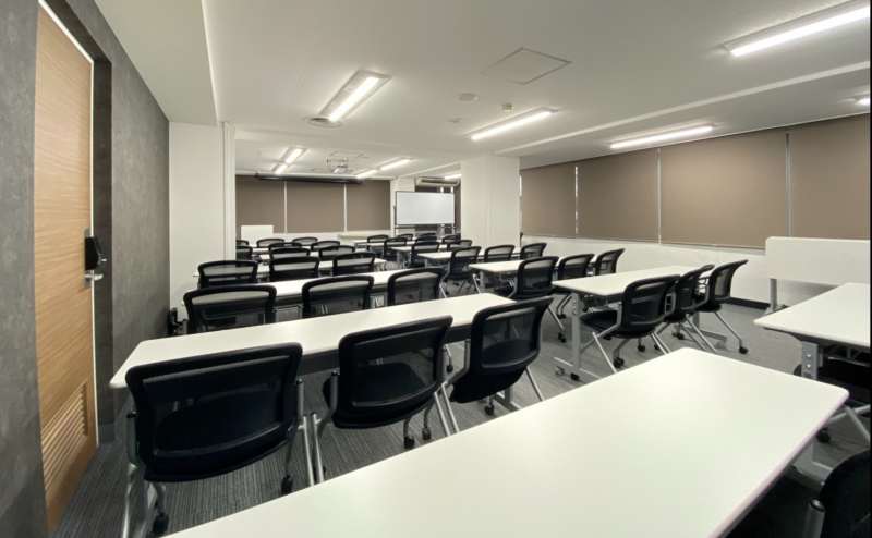 スクール形式 - TIME SHARING 渋谷ワールド宇田川ビル7Bの写真