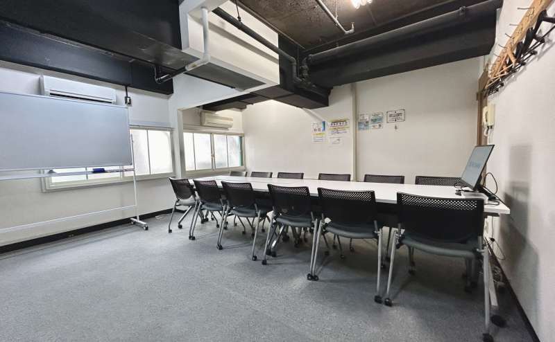 【モニターやホワイトボードなど室内の備品は全て無料でお使いいただけます】 - TIME SHARING 赤羽 IMBオフィス512の写真