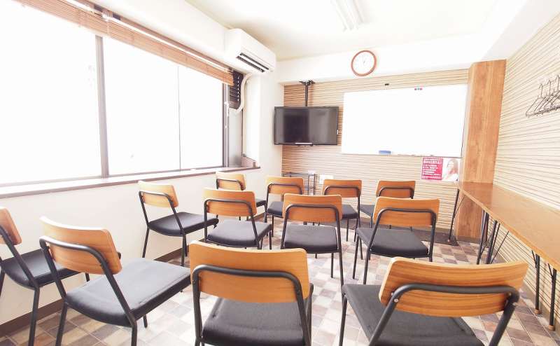 椅子のみを並べたセミナー向けレイアウト