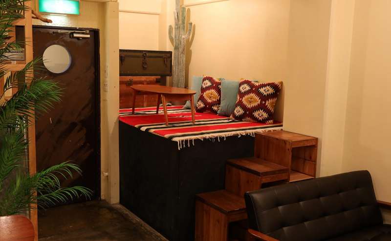 小上がりスペースでもゆったりと食事出来ます。