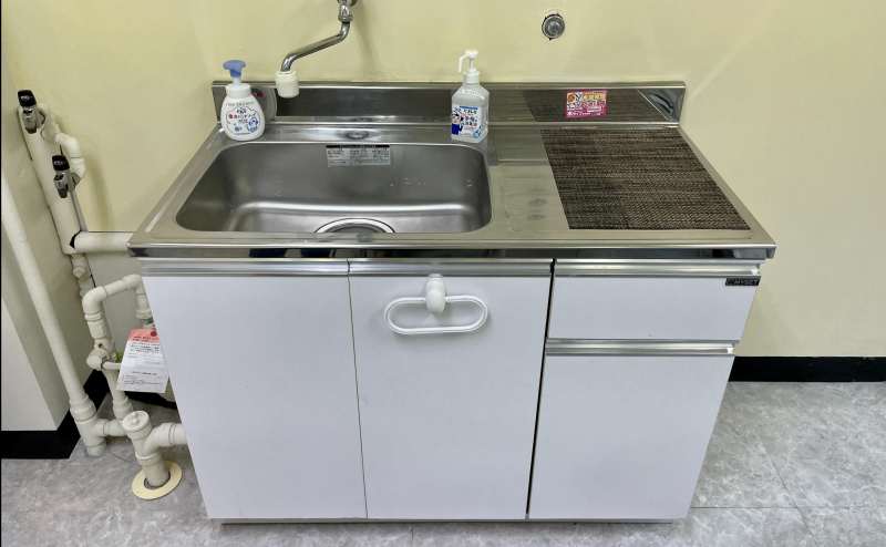 【室内に流し台もございます。ハンドソープと除菌スプレーを設置しています】 - TIME SHARING 秋葉原 和泉ビル201の写真