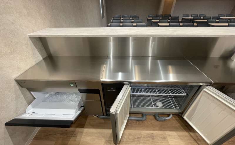 バーカウンター_TIME SHARING 新橋駅前4F（銀座口）