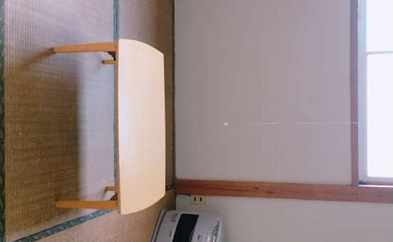 yado & kissa UGO HUBは、宿泊、喫茶、レンタルスペースを兼ねた多目的施設です