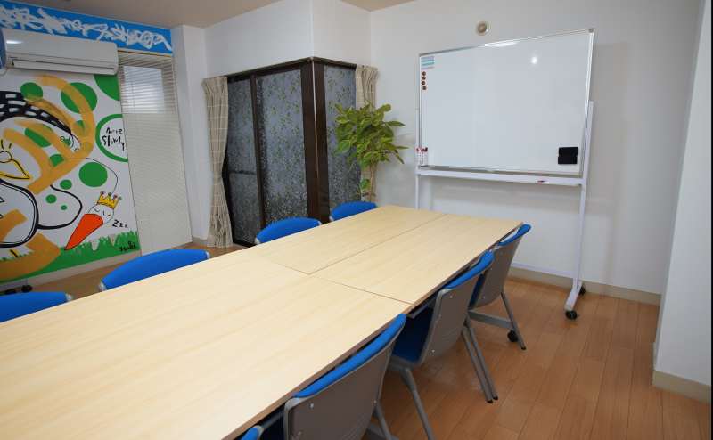 Ｉ型の机並びでの会議も可能