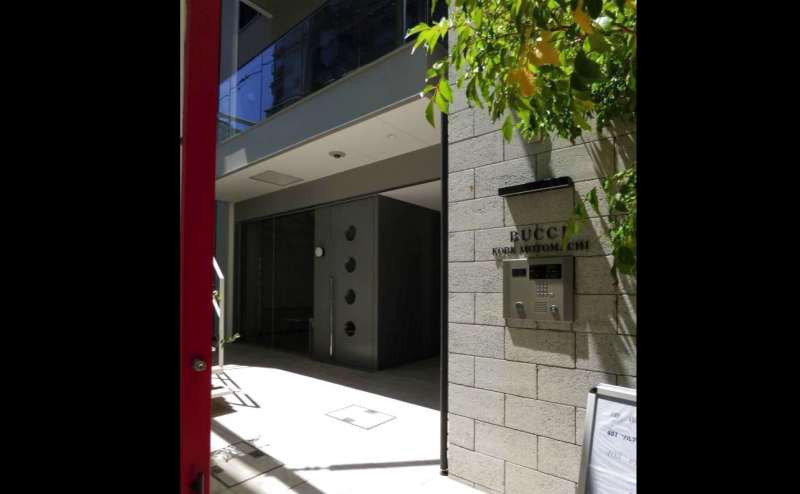 元町駅西口から徒歩１分の駅近サロン