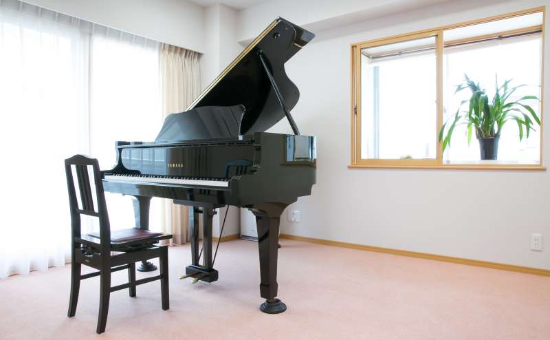 グランドピアノ設置です。