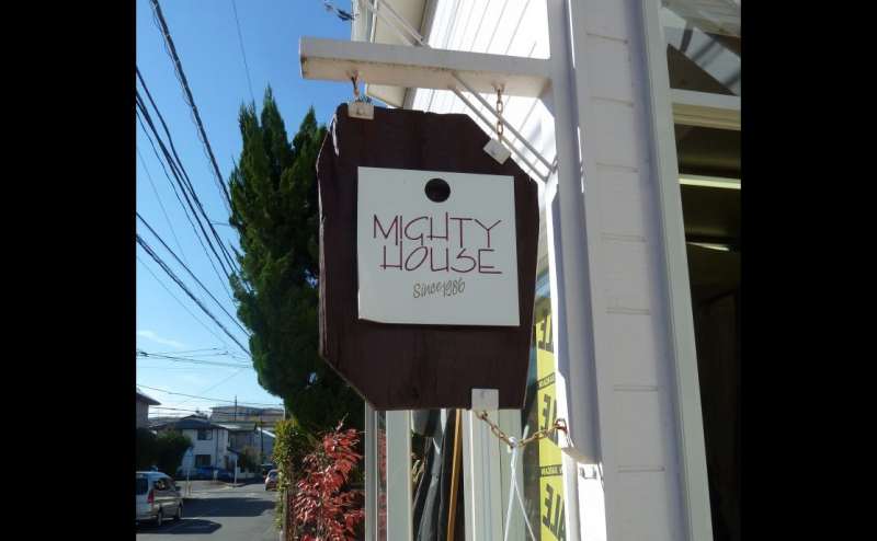 ポスター掲示やチラシも置けます。単発でも長期でもご利用いただけます。ぜひ、ご相談ください