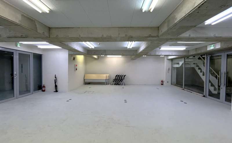 【テーブル3台、チェア5脚をご利用いただけます】