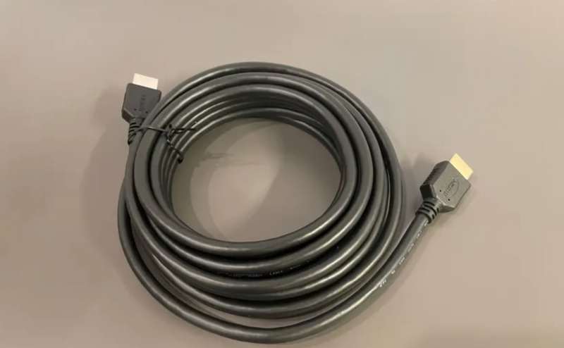 HDMIケーブル、電源タップ完備。ご自由にご利用いただけます