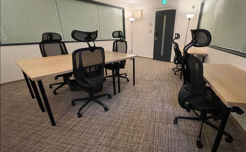 窓のあるオープンスペース。窓を開けての換気もできます。感染症予防にも力を入れています