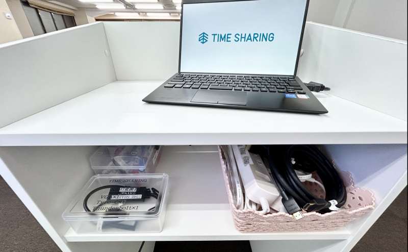 【延長コードなどの備品は、司会台に設置しております】 - TIME SHARING 銀座 GFビル3Fの写真