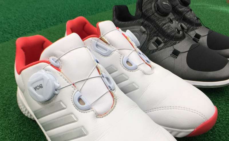 女性用のシューズは、アディダスとプーマ。各サイズを取り揃えています。