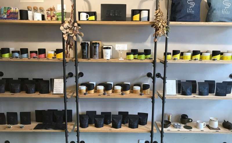 店内常設の物販棚1棚のお貸出しも可能です。