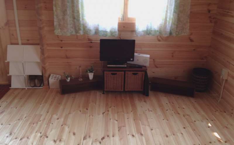 赤いログハウス