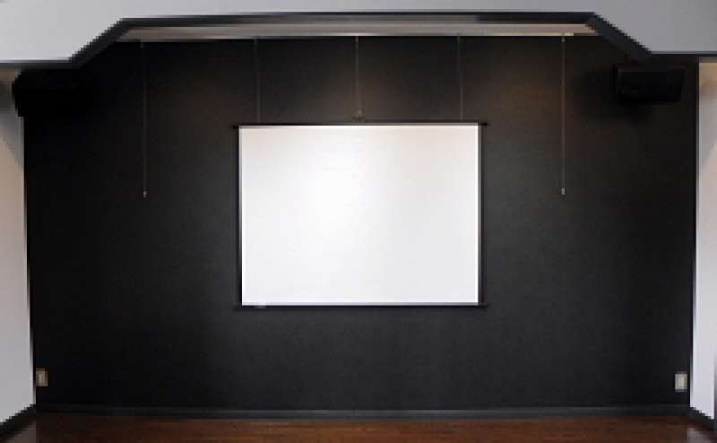 １００インチスクリーンとＢＯＳＥが４カ所