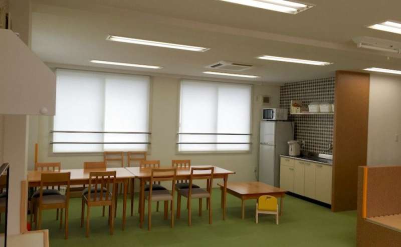 パーティーやお誕生日会にも　テーブルの高さは調整可能