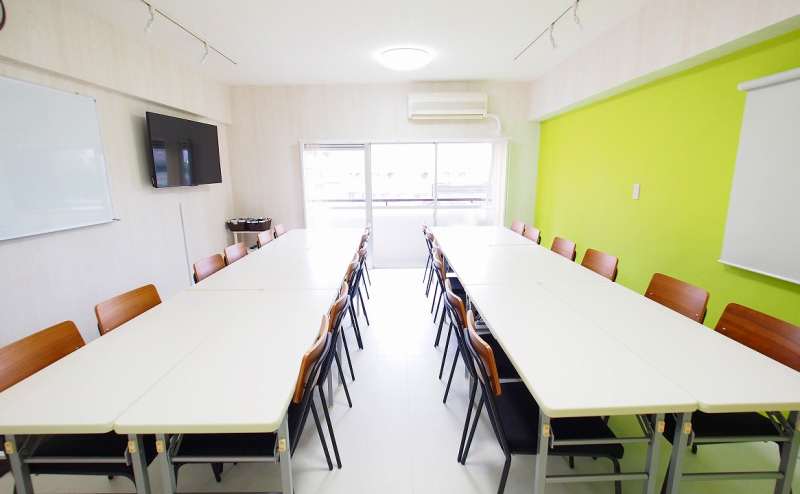 グループディスカッションや教室・塾、ワークショップに最適なレイアウトです。