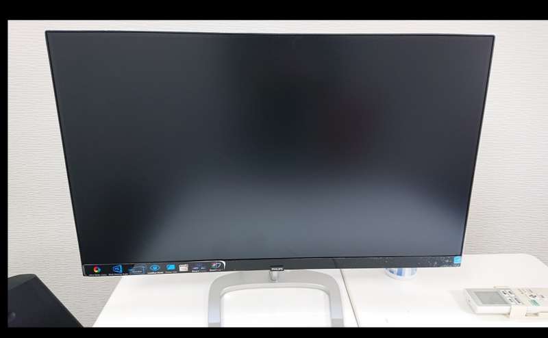 備品：モニター(27インチ)