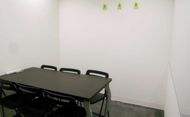 【秋葉原7分/浅草橋4分】着席6名 格安 貸し会議室・セミナールーム2B