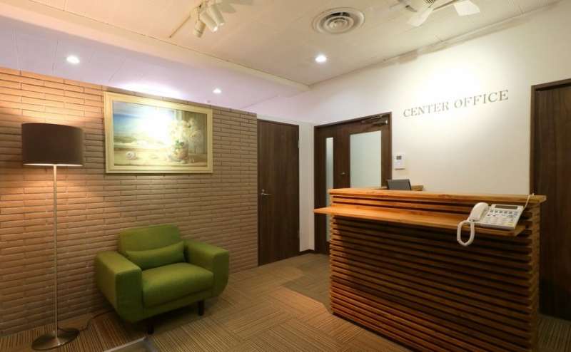 受付です。スタッフがご案内いたします。