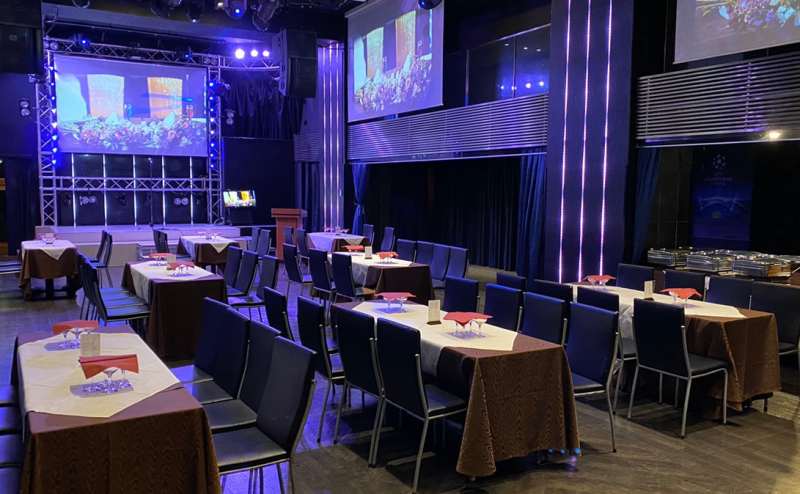 着席形式　最大100名様