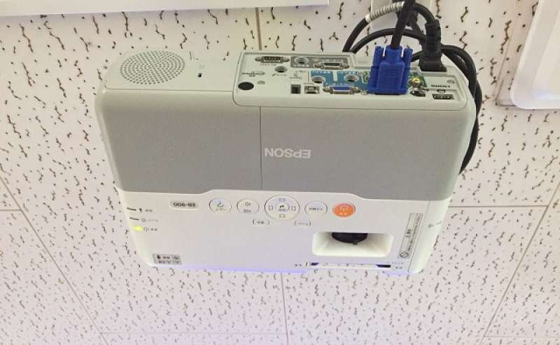 プロジェクター