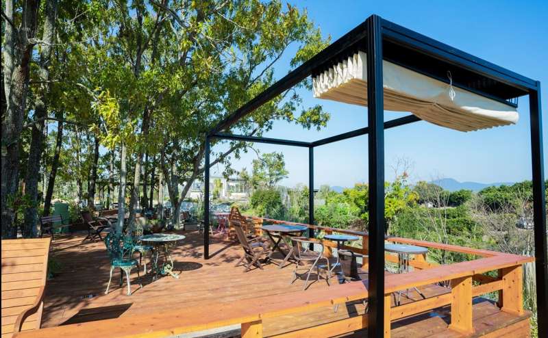 Haretokidokiエリア東面ターフバルコニー