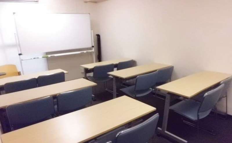 レンタルスペース 福岡　博多駅　自習室　勉強カフェ博多プレースのセミナールーム(週末)