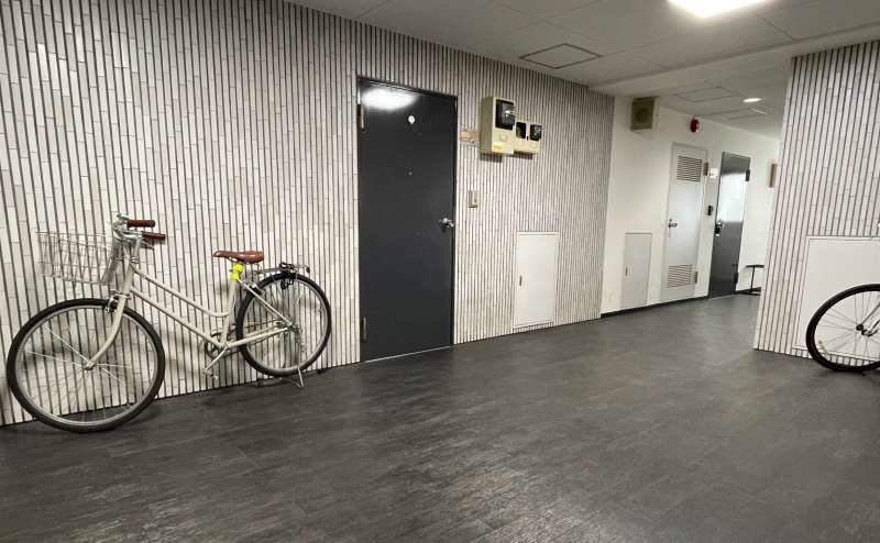 【エレベーターで10階まで上がり、右側の1001号室が当スペースです】 - TIME SHARING  新宿御苑前 壱丁目参番館1001の写真