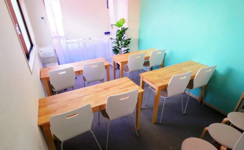 スクール形式のレイアウトも可能です。セミナーや研修会、勉強会にもご利用ください