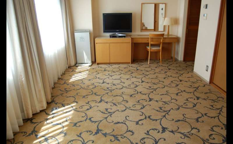 本館スーペリアルーム A  ソファー＆テーブル レイアウトはスタッフにて承ります。