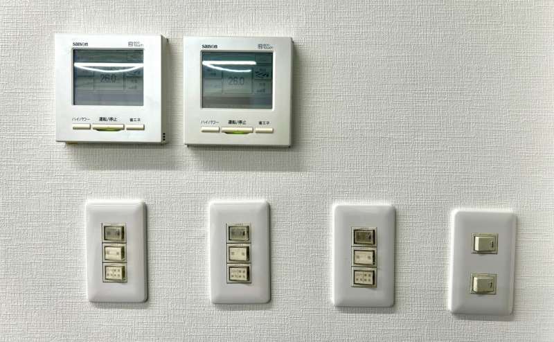 【空調・電気スイッチは入り口付近にございます】 - TIME SHARING 浅草SCRビル 6Aの写真