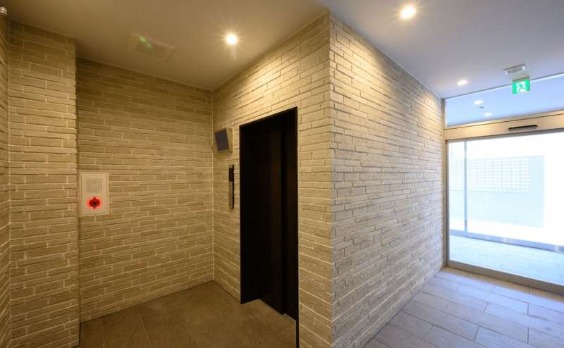 屋上直通のエレベーター完備。重い荷物を運ぶのも楽ちん♪