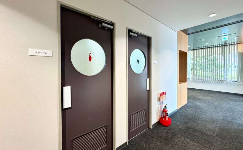 【お手洗いは1階共用部にございます。】