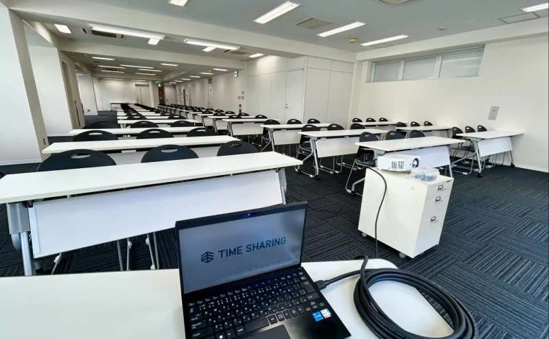 【スクール形式84名着席可能！】