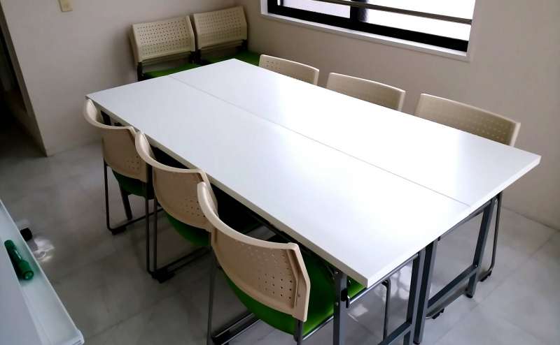 推奨人数5〜6名。最大収容人数12名