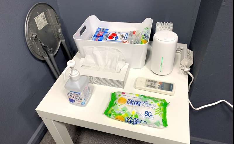 入室前のアルコール消毒と退出前の除菌清掃のご協力お願いします。