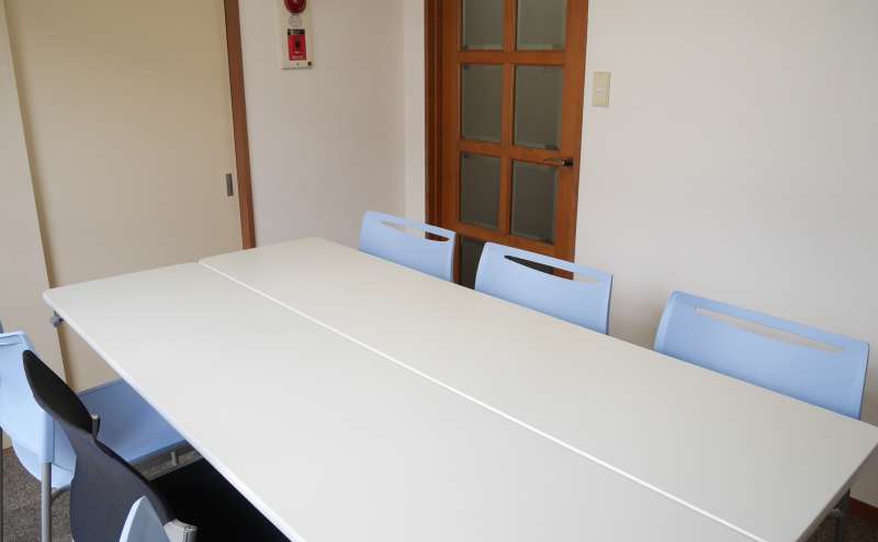 【茅場町二号館】駅近プライベートスペースを驚きのお値段で！駅から徒歩3分の6階小会議室 落ち着いた静かなお部屋です